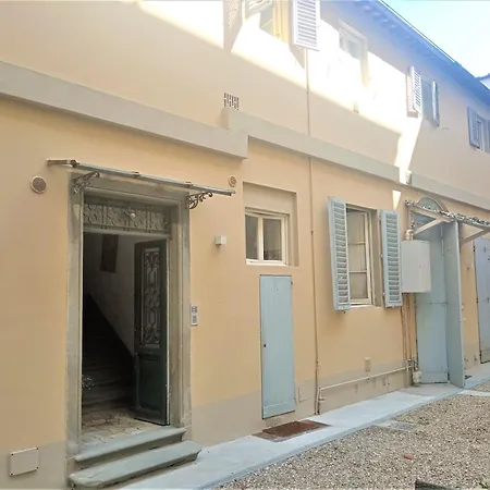 Apartment Loft Nearby Polimoda