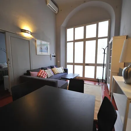 Apartment Loft Nearby Polimoda *